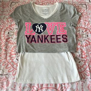 MLB Authentic Girls’ New York Yankees T-Shirt/Crop Top